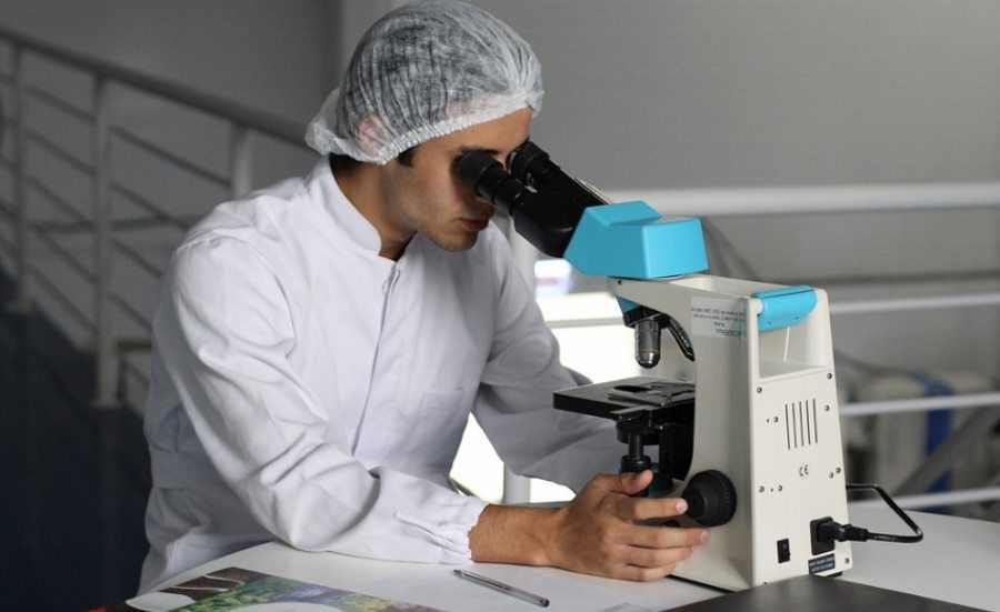 Lodz University of Technology has performed Europe’s first in vivo Raman optical biopsy